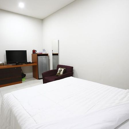 ג'קרטה Reddoorz @ Menteng מראה חיצוני תמונה