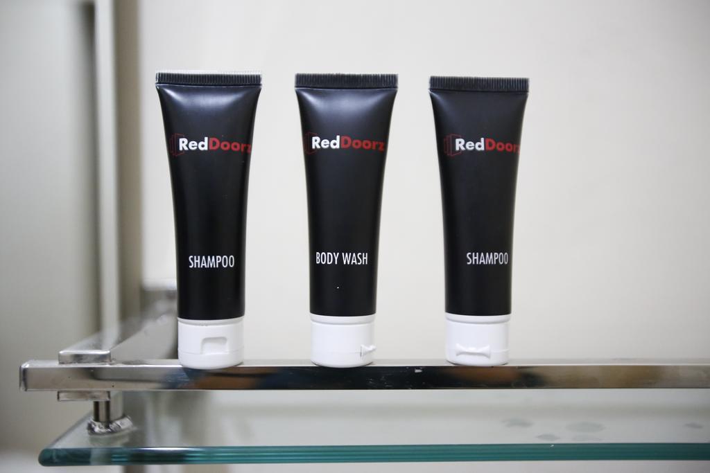 ג'קרטה Reddoorz @ Menteng מראה חיצוני תמונה